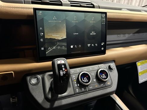 Used 2024 Land Rover Defender 130 X image 24