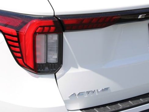 New 2026 Ford Explorer Active RWD image 22