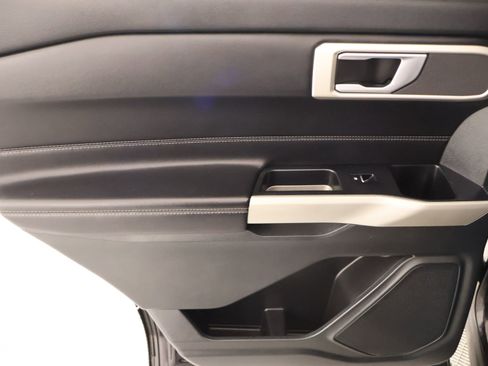 Used 2023 Ford Explorer XLT w/ Equipment Group 202A image 17