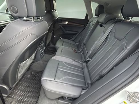 Used 2024 Audi Q5 2.0T Premium w/ Convenience Package image 20