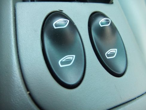 Used 2005 Porsche 911 Cabriolet image 92