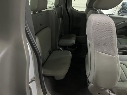 Used 2020 Nissan Frontier S image 12