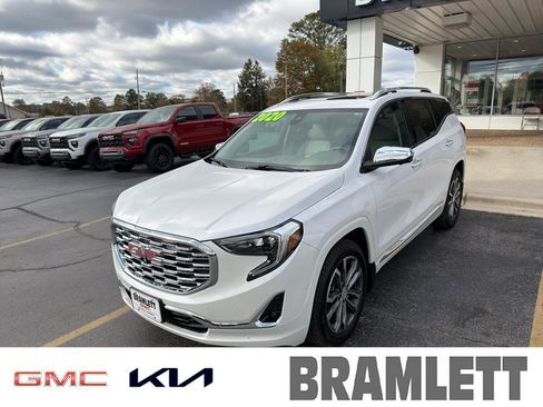 Used 2020 GMC Terrain Denali w/ Denali Premium Package image 1