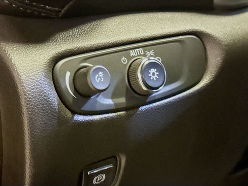 Used 2020 Chevrolet Blazer LT image 12