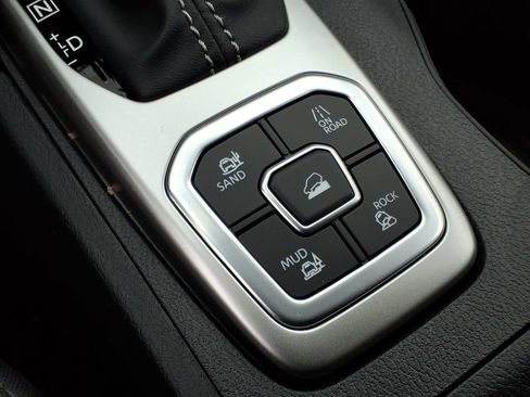 New 2026 Nissan Frontier SV w/ All-Weather Content Package AWD/4WD image 13