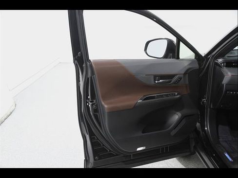 Used 2022 Toyota Venza Limited AWD/4WD image 4