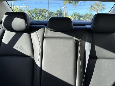 Used 2023 MAZDA MAZDA3 s image 19