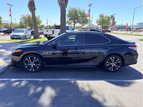 Certified 2019 Toyota Camry SE FWD image 5