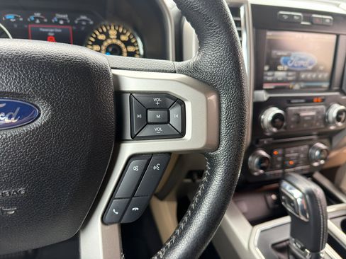Used 2015 Ford F150 Lariat w/ Equipment Group 502A Luxury AWD/4WD image 20