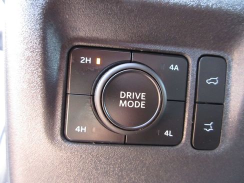 Used 2025 Ford Expedition Platinum w/ Driver's Package AWD/4WD image 19