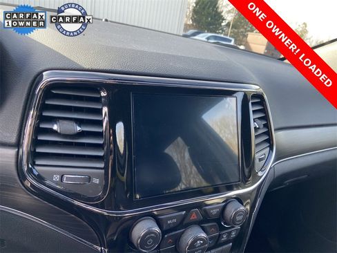 Used 2022 Jeep Grand Cherokee Limited image 18