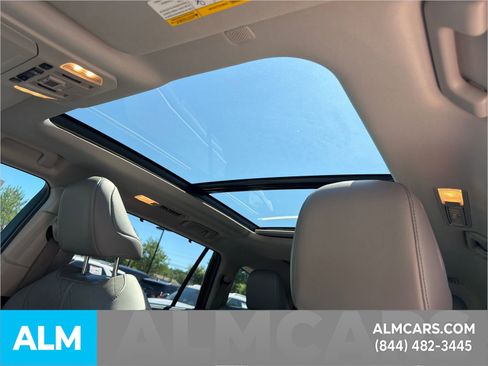 Used 2021 Toyota Highlander Platinum AWD/4WD image 41