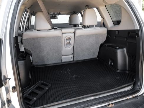Used 2014 Toyota RAV4 EV FWD image 50