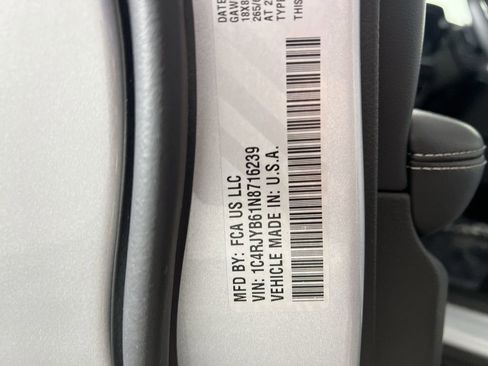 Used 2022 Jeep Grand Cherokee Limited 4xe AWD/4WD image 35