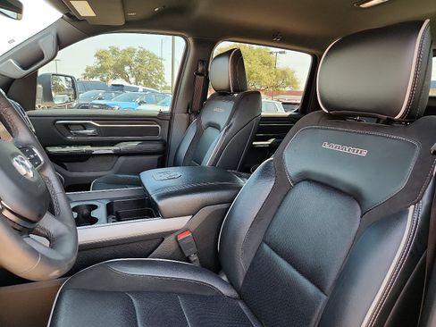 Used 2025 RAM 1500 Laramie AWD/4WD image 14