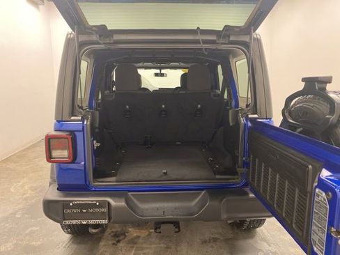 Used 2018 Jeep Wrangler Unlimited Sport image 28