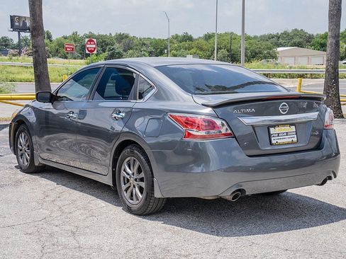 Used 2015 Nissan Altima 2.5 S w/ Sport Value Package FWD image 7