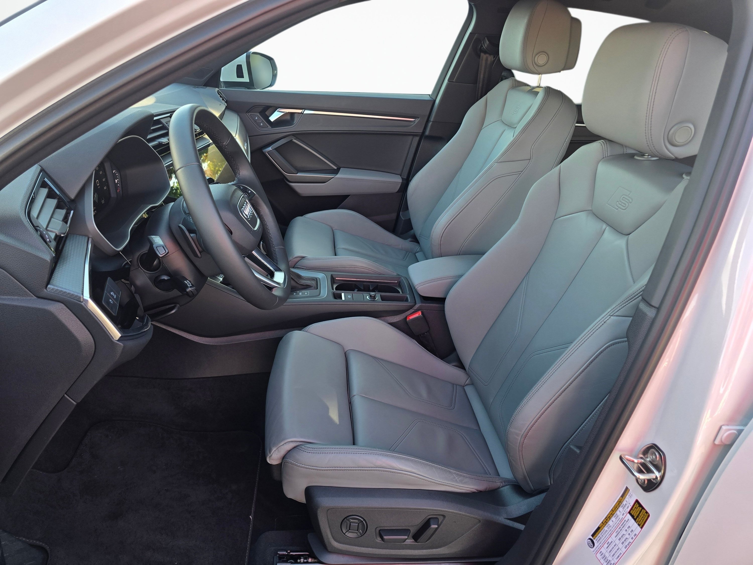 Certified 2025 Audi Q3 2.0T Premium AWD/4WD image 13