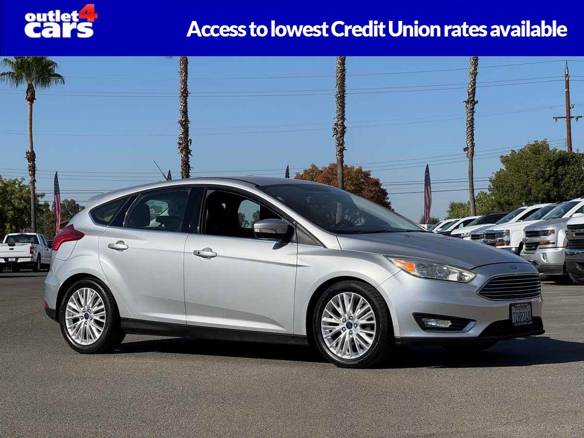 Used 2015 Ford Focus Titanium w/ Titanium Cold Weather Package FWD image 1