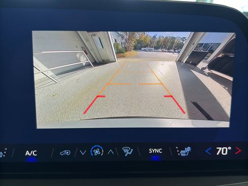 New 2026 Chevrolet Traverse LT image 16