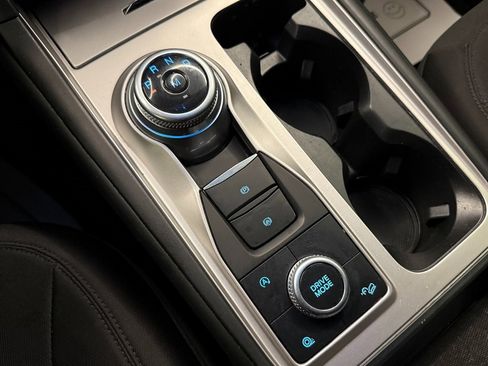 Used 2020 Ford Explorer XLT image 16