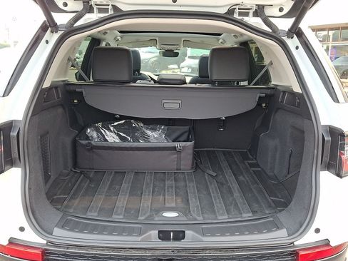 Certified 2025 Land Rover Discovery Sport S AWD/4WD image 28