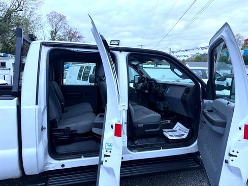 Used 2013 Ford F250 XL w/ Skid Plate Pkg image 30