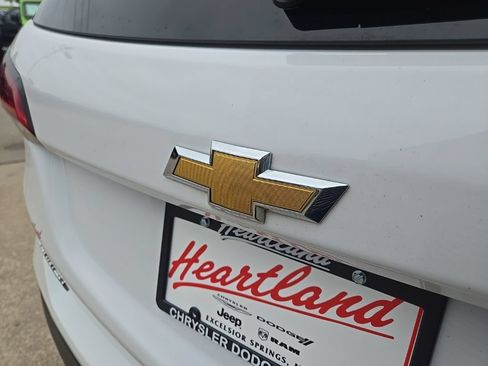 Used 2024 Chevrolet Equinox LT AWD/4WD image 22