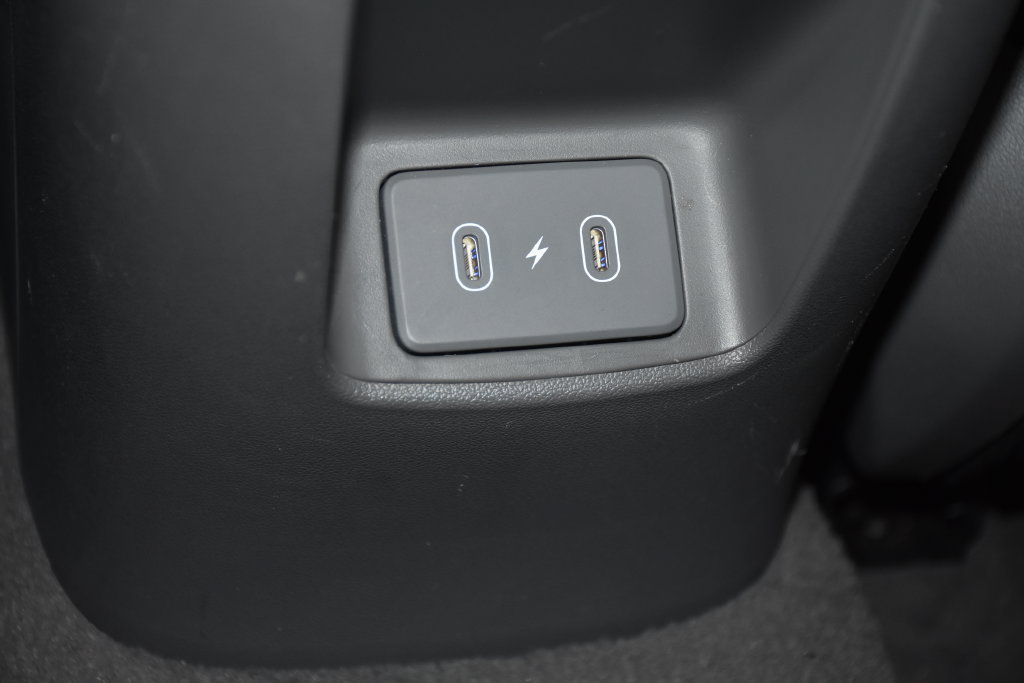 Used 2024 Hyundai Elantra SEL FWD image 25