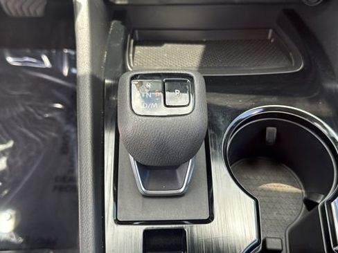 Used 2025 Nissan Rogue SV FWD image 24