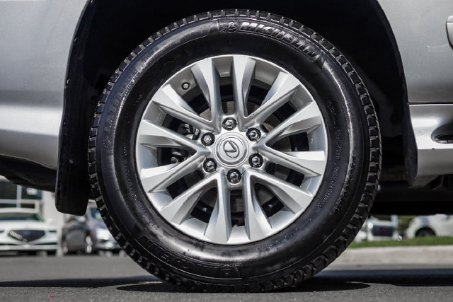 Used 2016 Lexus GX 460 w/ Premium Package AWD/4WD image 14