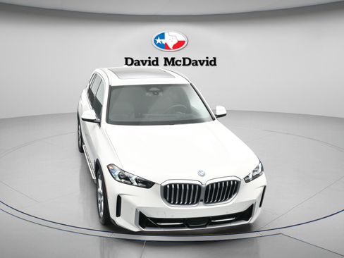 Used 2025 BMW X5 xDrive50e AWD/4WD image 36