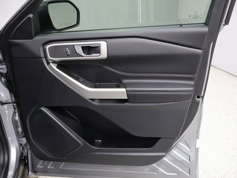 Used 2022 Ford Explorer XLT AWD/4WD image 23