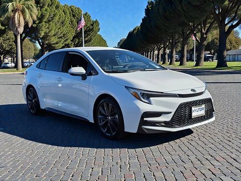 Used 2024 Toyota Corolla SE image 4