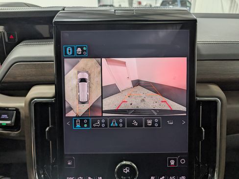 Used 2026 GMC Yukon XL Denali Ultimate w/ LPO, Floor Liner Package AWD/4WD image 31
