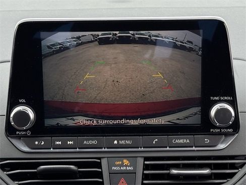 Used 2019 Nissan Altima 2.5 SV image 17