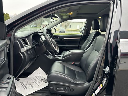 Used 2017 Toyota Highlander XLE image 13