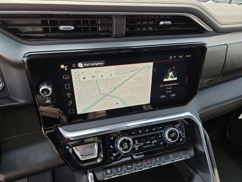 New 2025 GMC Sierra 2500 Denali w/ Denali Reserve Package image 12