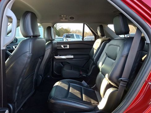 Used 2023 Ford Explorer XLT w/ Equipment Group 202A image 11