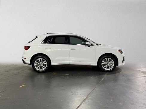 Used 2025 Audi Q3 2.0T Premium AWD/4WD image 2