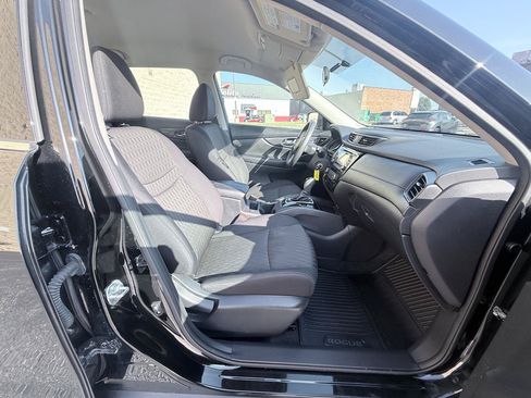 Used 2017 Nissan Rogue S FWD image 11