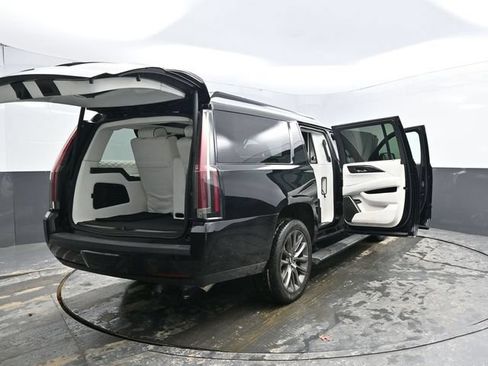 Used 2020 Cadillac Escalade ESV Platinum w/ Escalade Sport Edition AWD/4WD image 64