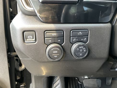 Used 2025 Chevrolet Silverado 1500 RST w/ Convenience Package II AWD/4WD image 23