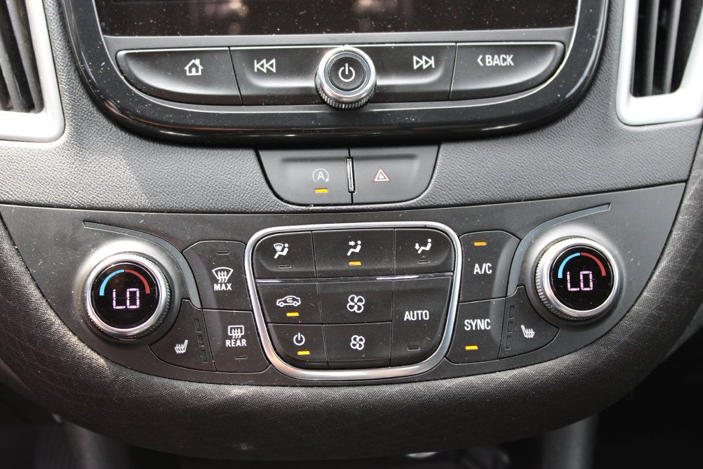 Used 2024 Chevrolet Malibu LT FWD image 16