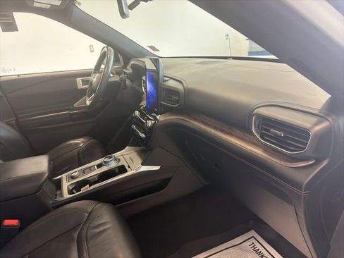 Used 2022 Ford Explorer Platinum w/ Technology Package AWD/4WD image 44