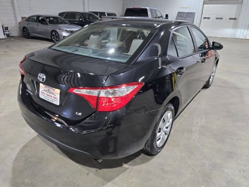 Used 2016 Toyota Corolla LE FWD image 11