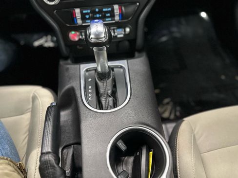 Used 2019 Ford Mustang Convertible w/ Equipment Group 101A image 18