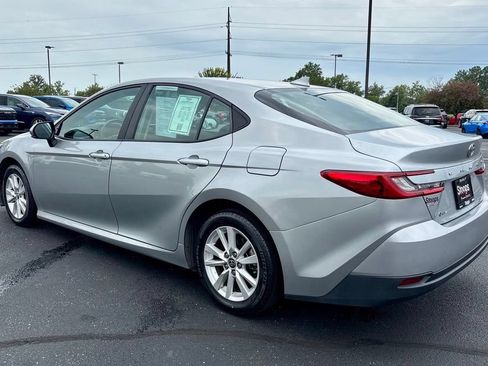 Used 2025 Toyota Camry LE FWD image 5