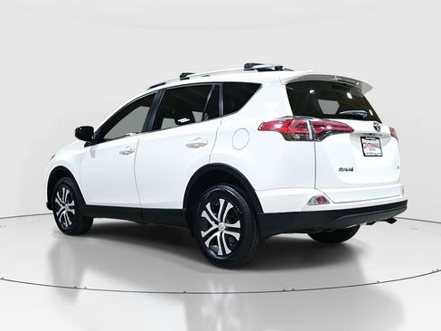 Used 2017 Toyota RAV4 LE image 7