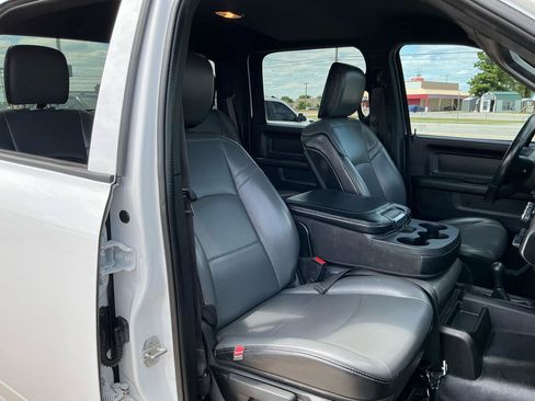 Used 2021 RAM 2500 Tradesman w/ Chrome Appearance Group AWD/4WD image 22